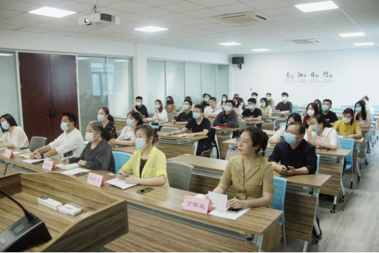 道德講堂|“見賢思齊 吾輩自強 ”道德講堂主題活動開講啦！